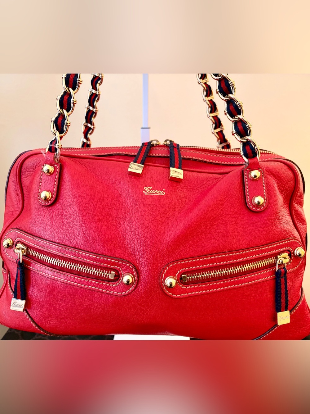 Gucci Red Leather Shoulder Bag with Gold-Tone Chain Straps - Picture 2 of 13